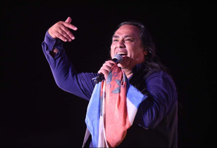 Lee más sobre el artículo Cosquín 2022: un cierre a pura fiesta con la chaya de Sergio Galleguillo