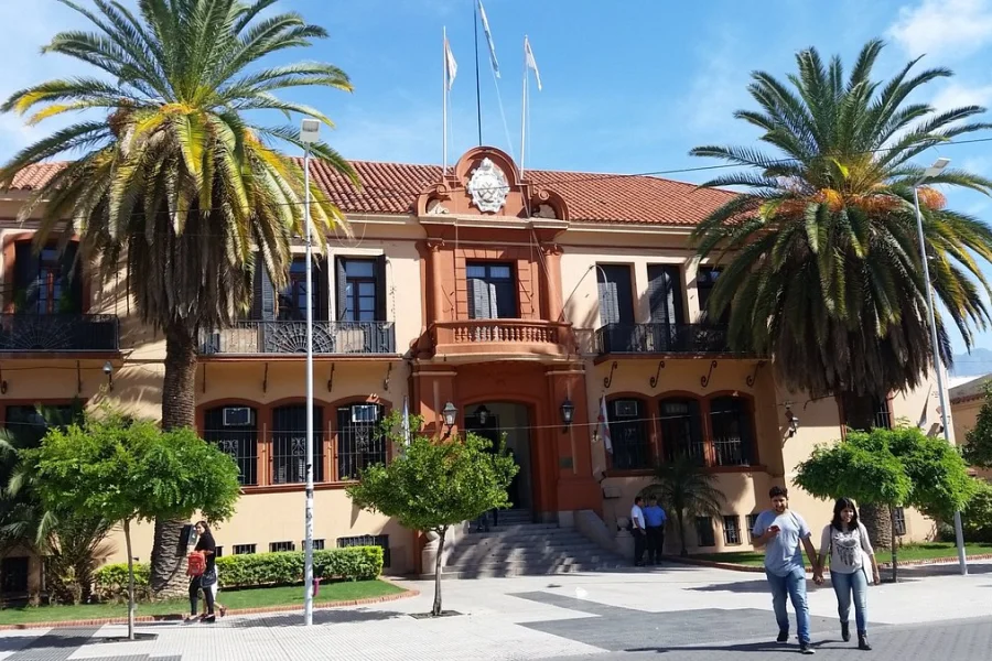 Lee más sobre el artículo La Administración Pública Provincial comenzó a cobrar el aguinaldo y la quincenita