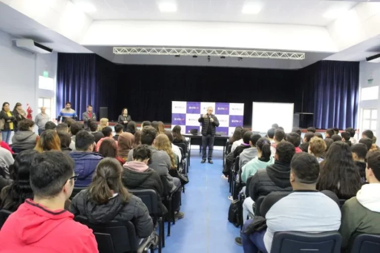 Lee más sobre el artículo Siguen inscribiendo para ingeniería en la UTN